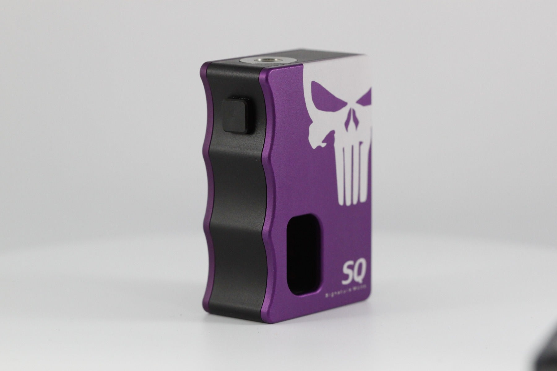 Signature SQ Mod 24mm (SKULL) - Black Body with Purple SKULL Doors www.signaturetips.com Signature SQ Mod 24mm (SKULL) - Black Body with Purple SKULL Doors www.signaturetips.com